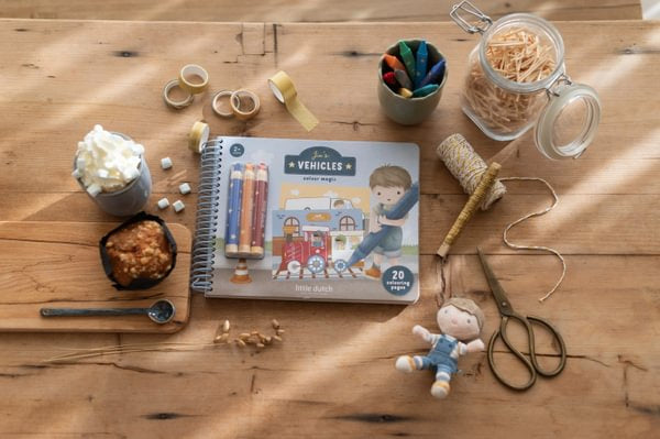 Little Dutch Kreatywny zeszyt  z kredkami  Jim & Friends