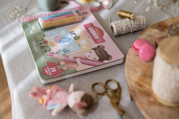 Little Dutch Kreatywny zeszyt  z kredkami  Rosa & Friends